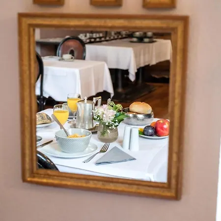 Wuerzburger Hof **** מלון