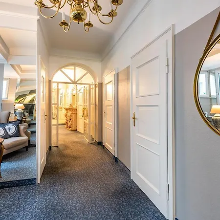 Отель Wuerzburger Hof **** 4*