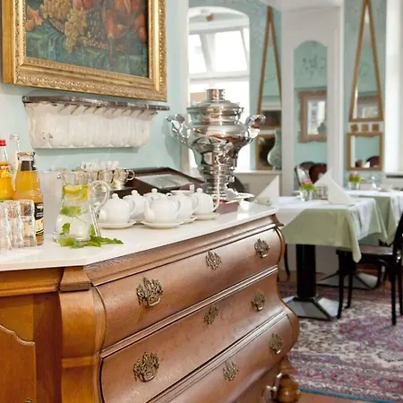 Wuerzburger Hof **** Отель 4*