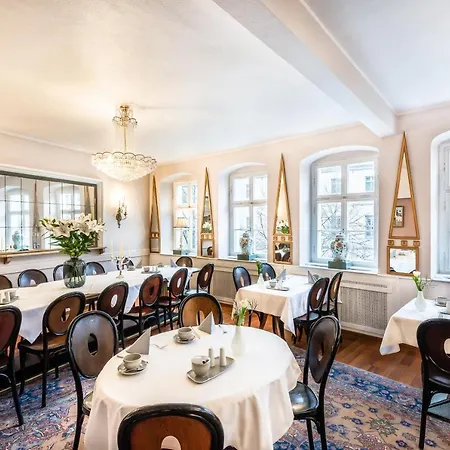מלון Wuerzburger Hof **** 4*