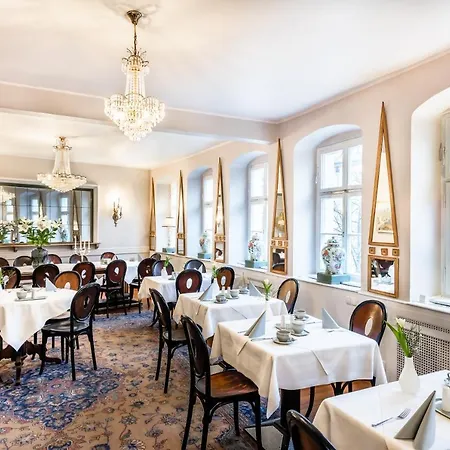Wuerzburger Hof **** מלון 4*