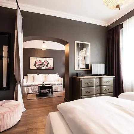 Wuerzburger Hof **** מלון 4*