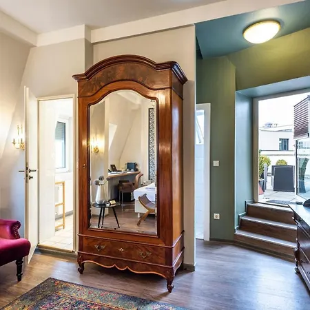 Wuerzburger Hof **** Отель 4*