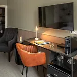 ヴュルツバーガー ホフ**** ホテル 4*