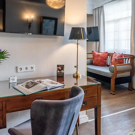 Wuerzburger Hof **** 4*