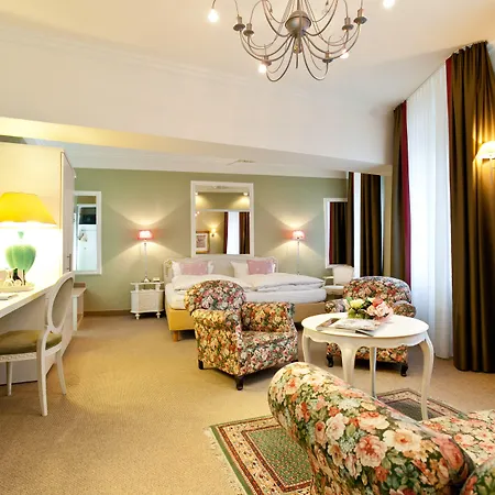 Würzburger Hof **** Hotel 4*