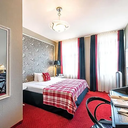 Wuerzburger Hof **** Вюрцбург